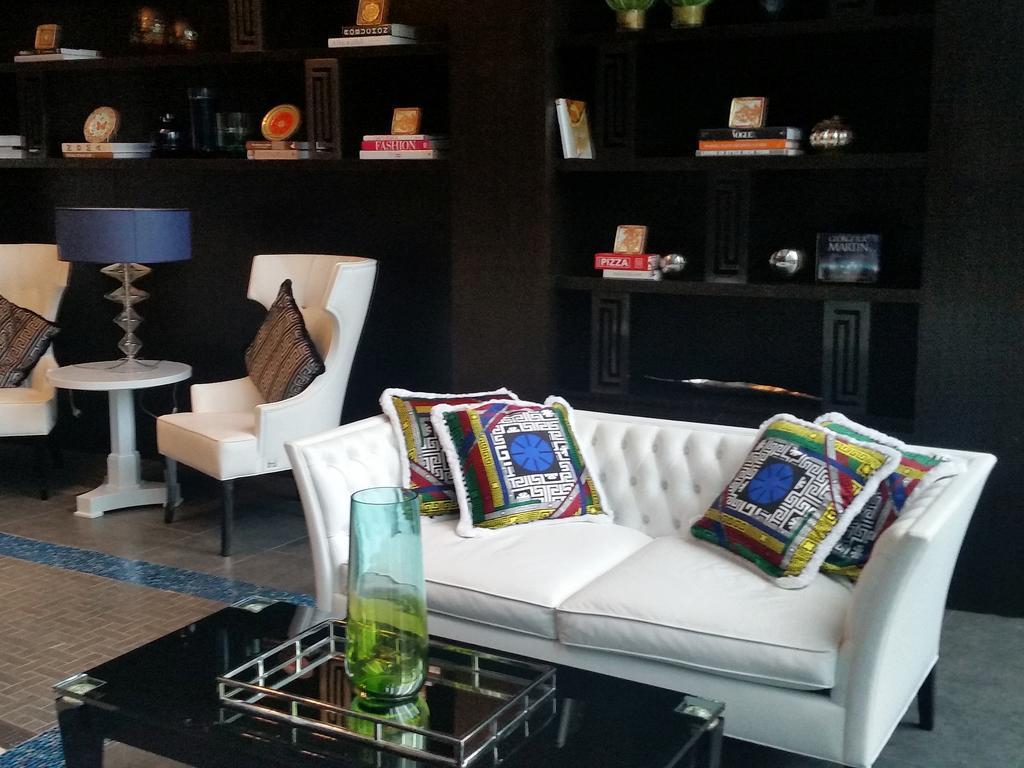 Milano Versace Suites Makati City Esterno foto
