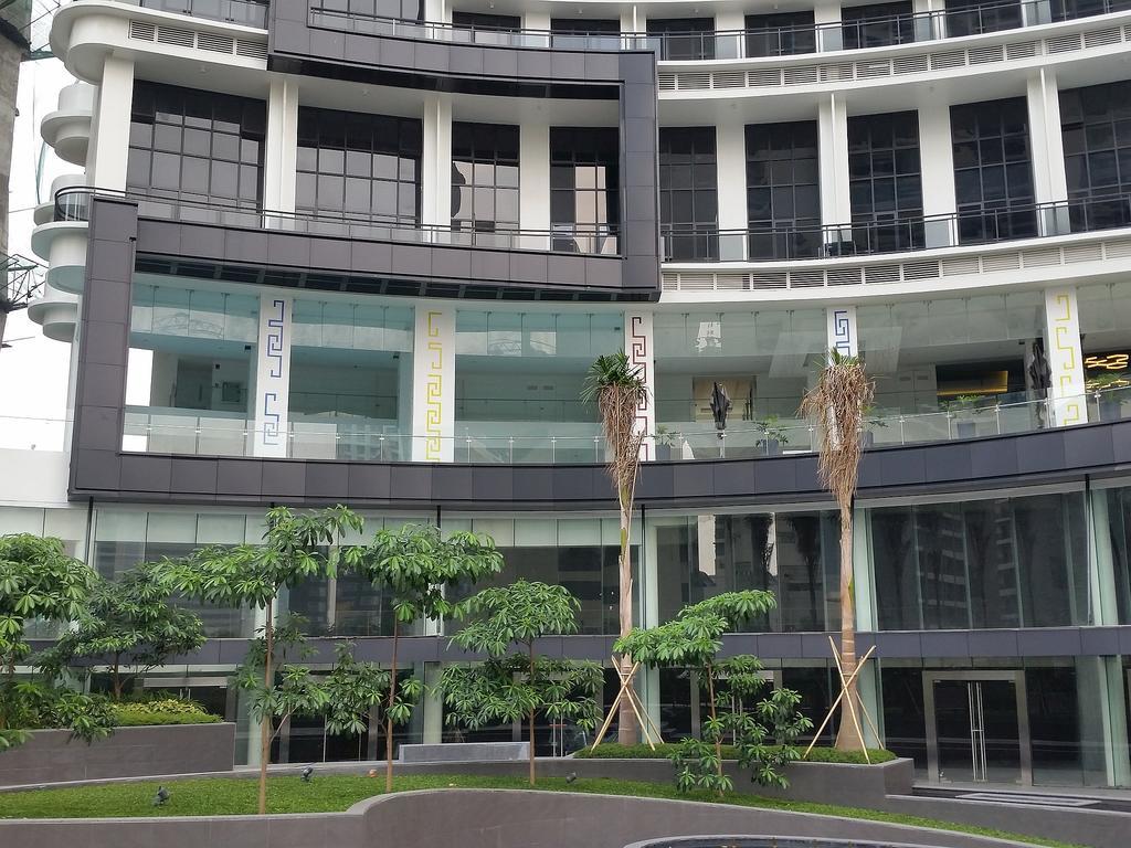 Milano Versace Suites Makati City Esterno foto