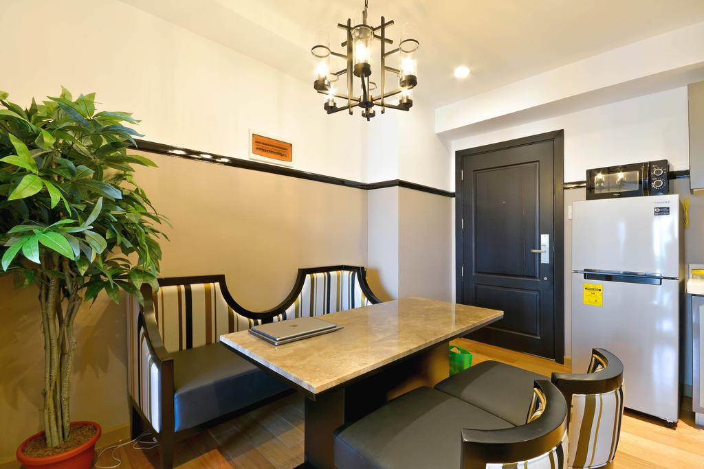 Milano Versace Suites Makati City Esterno foto