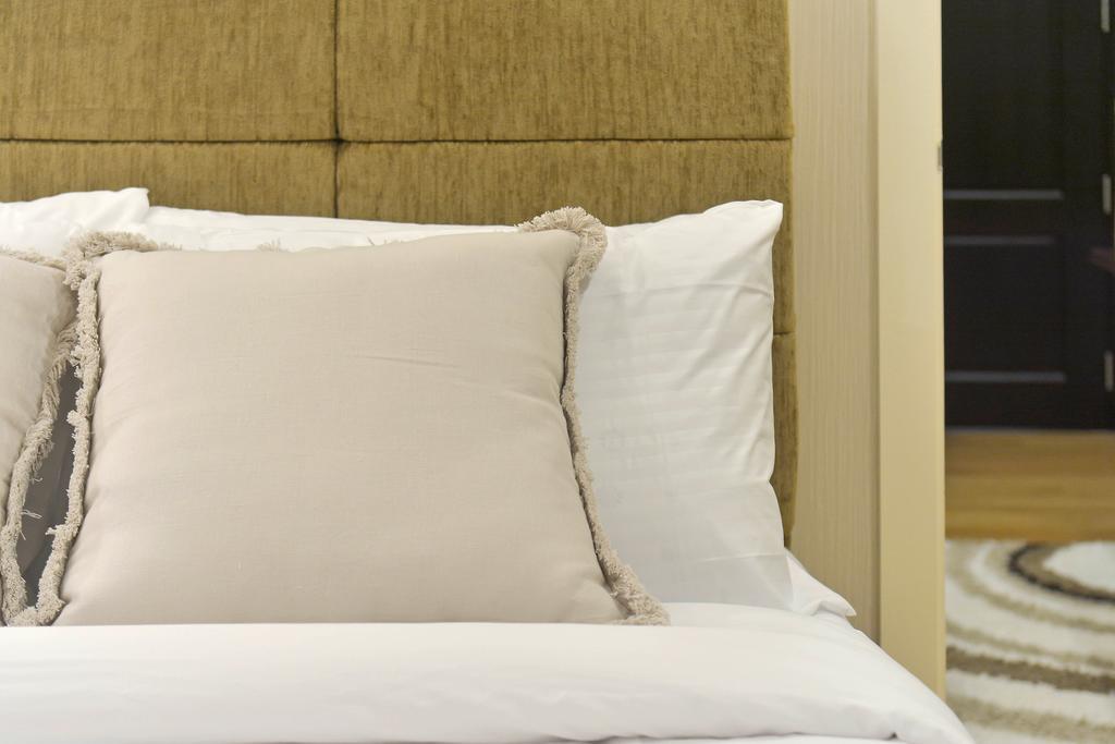 Milano Versace Suites Makati City Esterno foto
