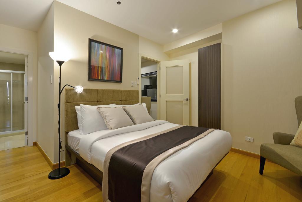 Milano Versace Suites Makati City Esterno foto