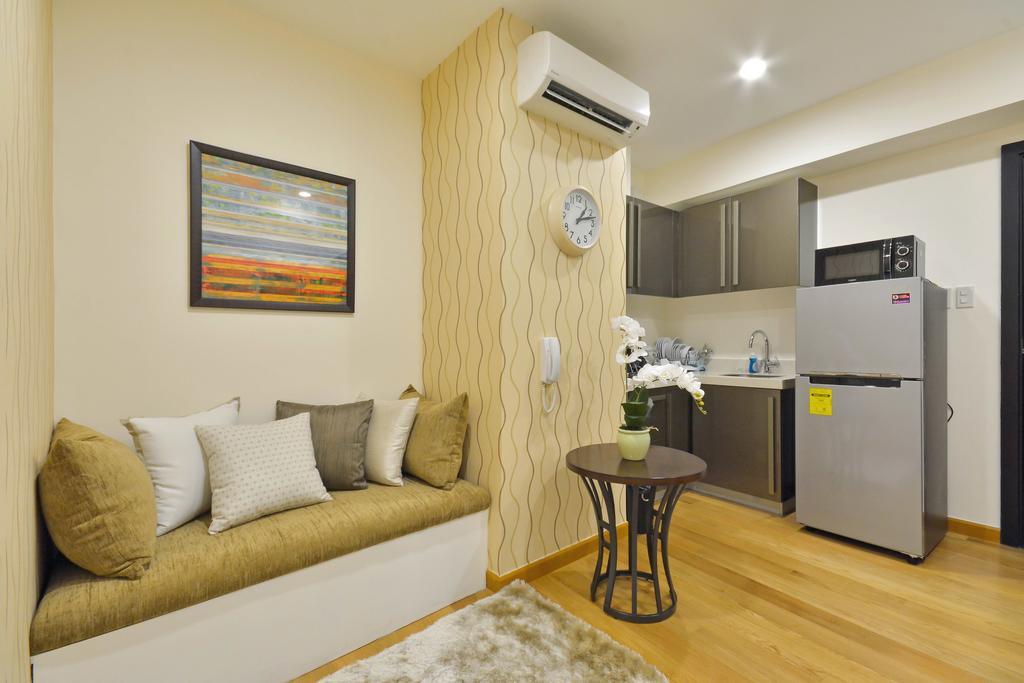 Milano Versace Suites Makati City Esterno foto