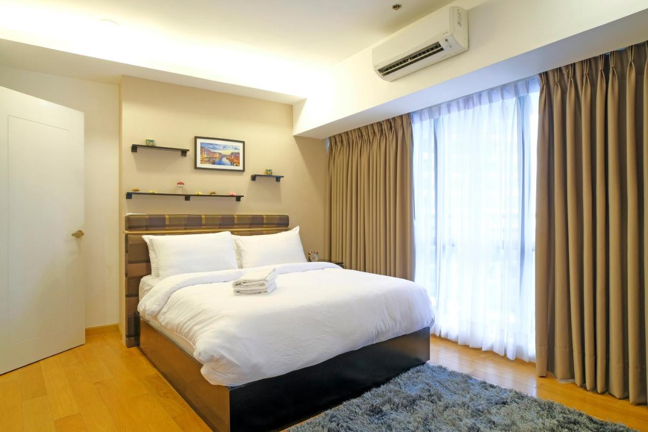 Milano Versace Suites Makati City Esterno foto