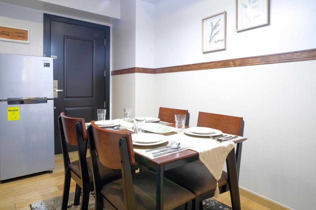 Milano Versace Suites Makati City Esterno foto