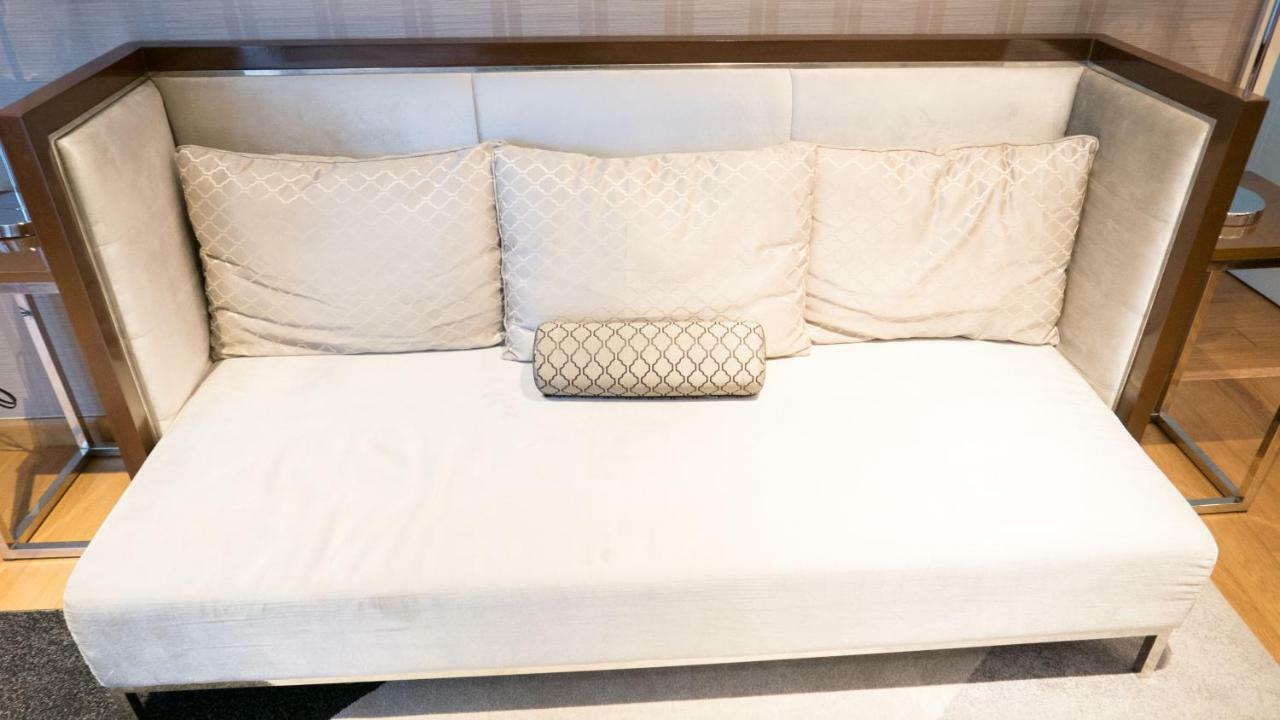 Milano Versace Suites Makati City Esterno foto