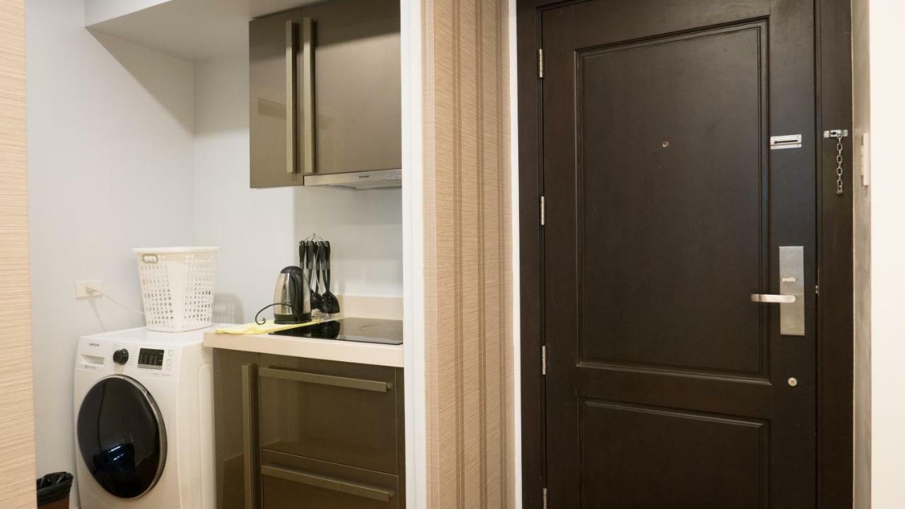 Milano Versace Suites Makati City Esterno foto
