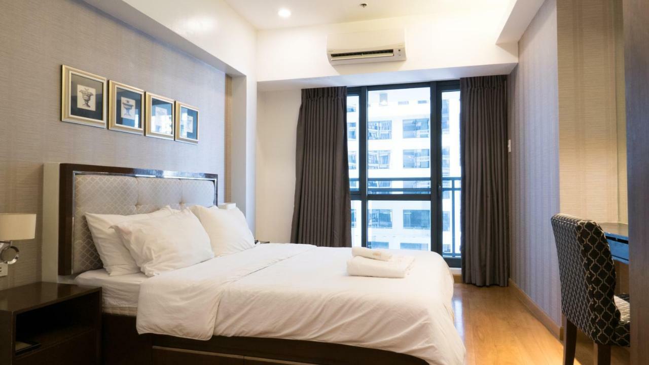 Milano Versace Suites Makati City Esterno foto