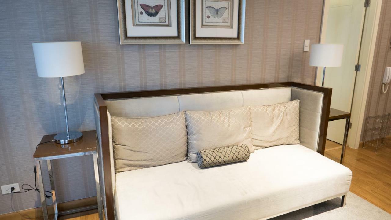 Milano Versace Suites Makati City Esterno foto