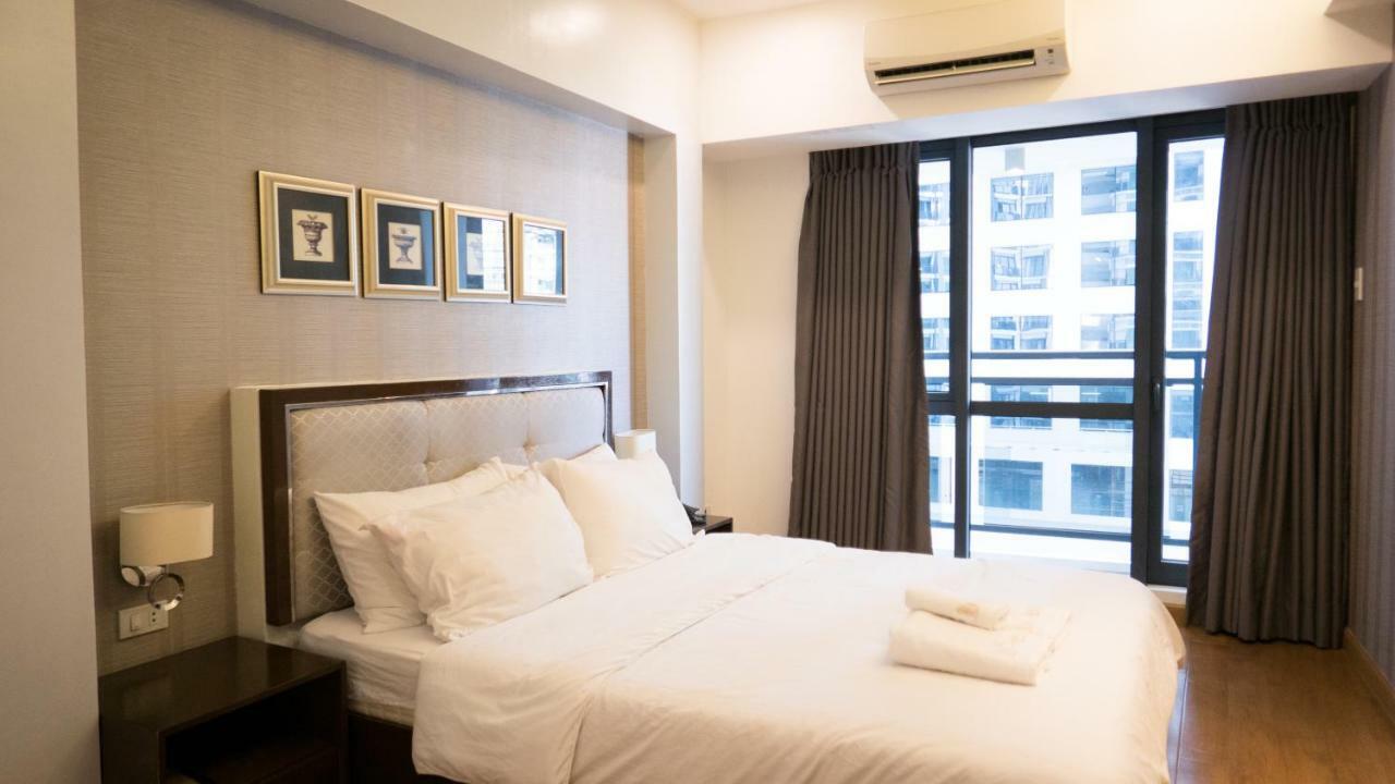 Milano Versace Suites Makati City Esterno foto